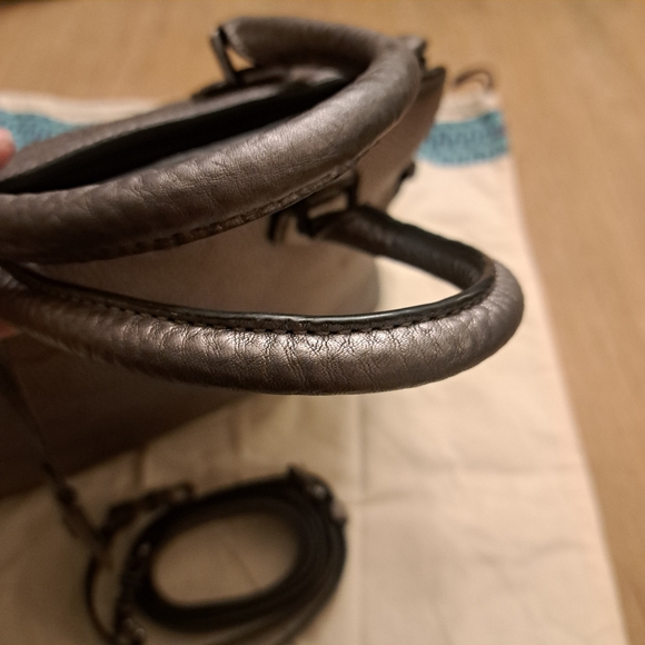 TORY BURCH ROBINSON OPEN DOME SATCHEL IN GUNMETAL PEBBLED LEATHER - Picture 6 of 12